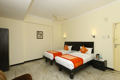 OYO Flagship 470 near US Consulate