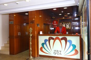 Reception - OYO Flagship 479 Royapettah (Chennai)