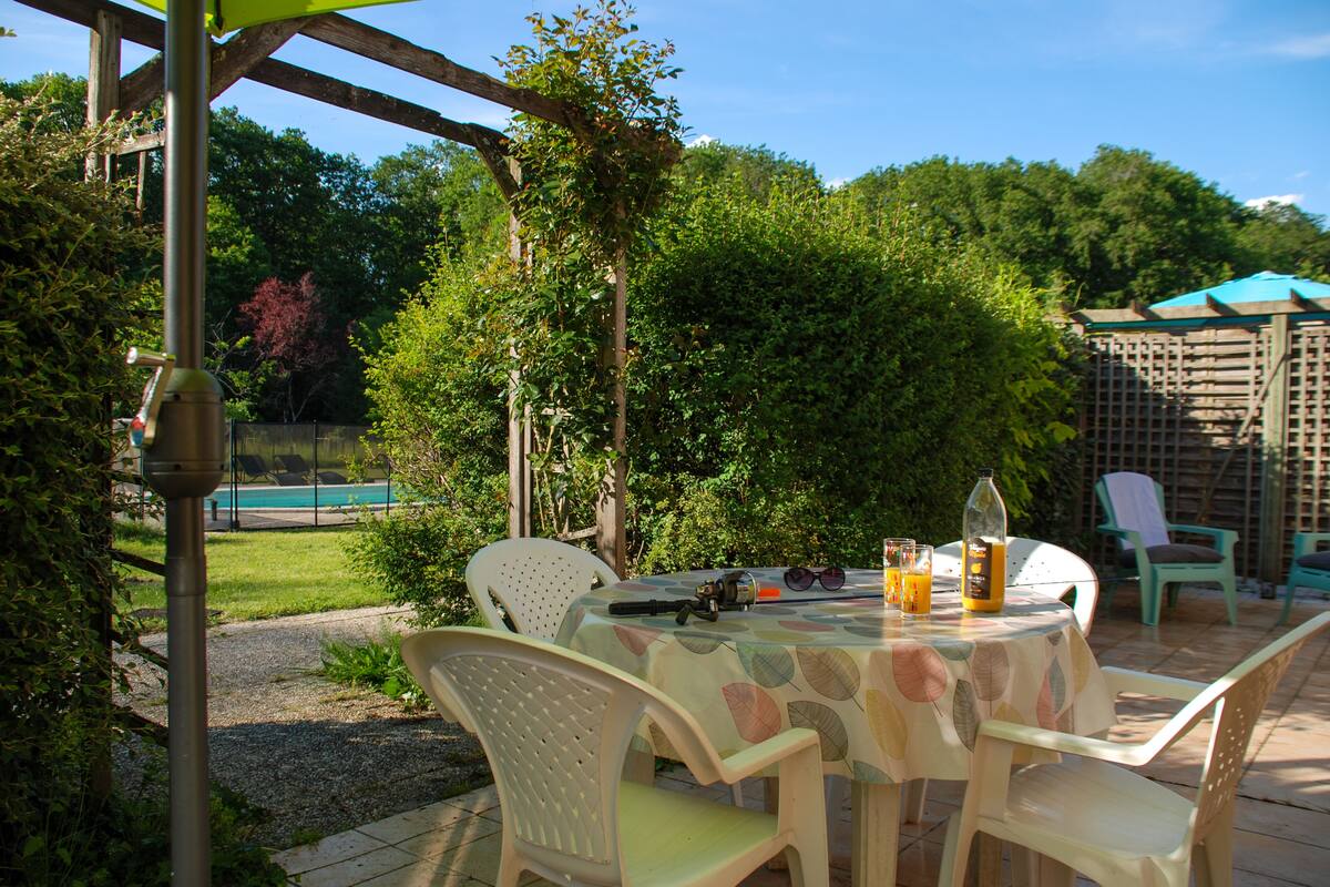 Habitación cuádruple, baño privado, vistas al parque | Jardín