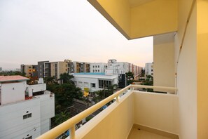 Double or Twin Room | Balcony