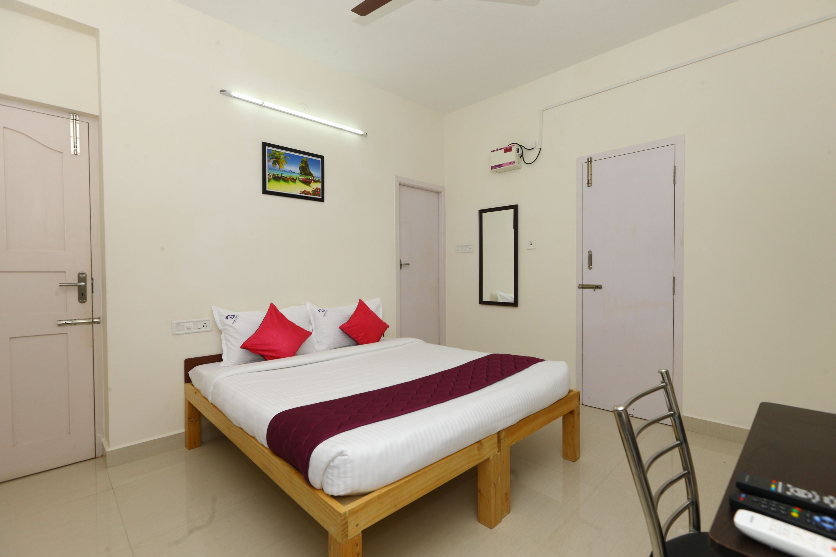 Double or Twin Room | Free WiFi