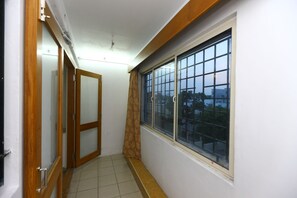 Hallway - OYO 9373 Pondy Bazaar (Chennai)