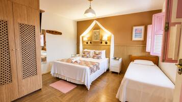 Minibar, WiFi (free), individually furnished, bed sheets