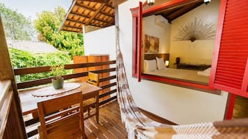 Minibar, free WiFi, individually furnished, bed sheets