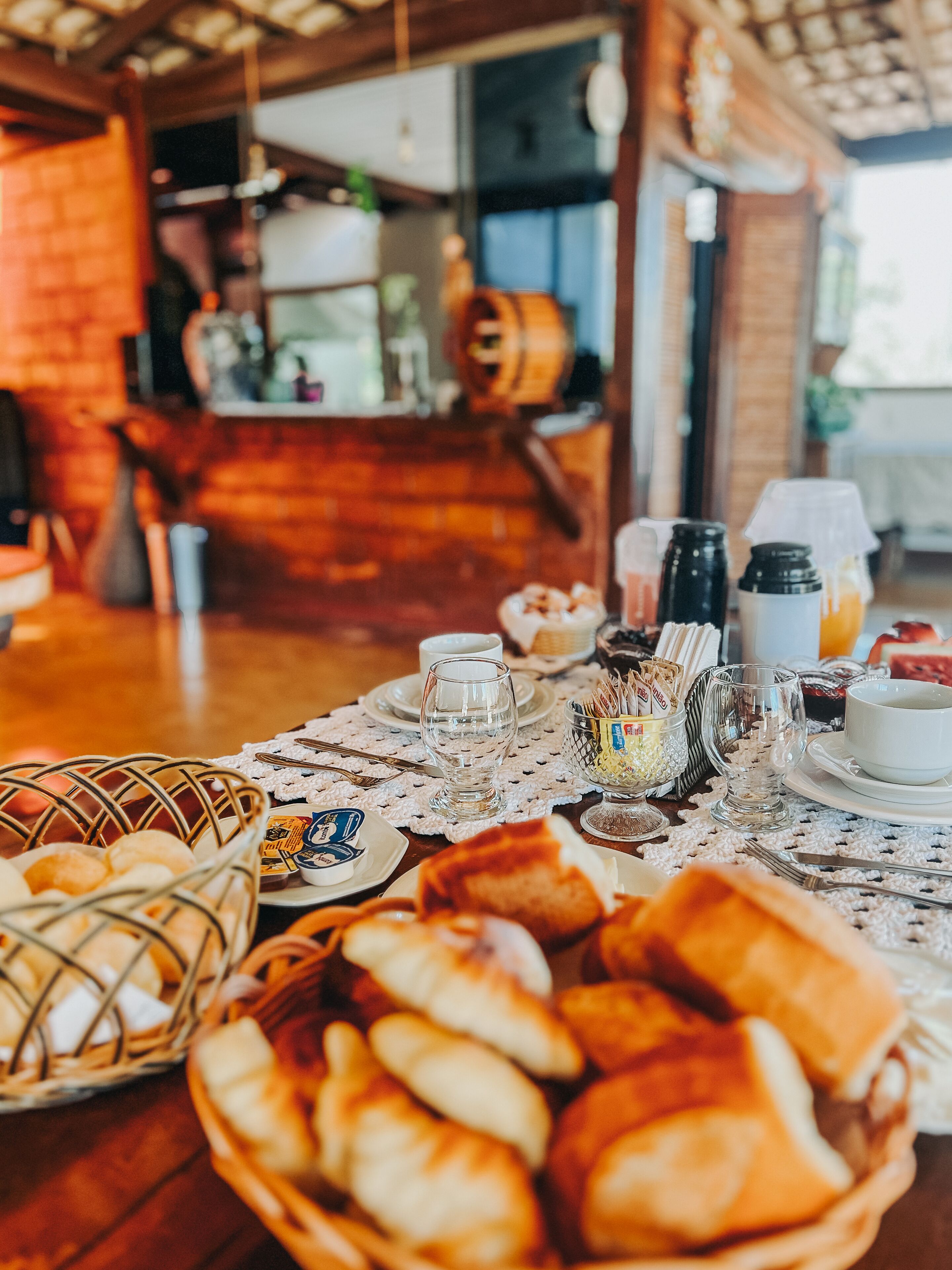 Café da manhã com buffet grátis todos os dias