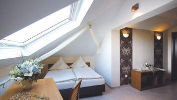 1 kamar tidur, meja kerja, dan tempat tidur bayi (biaya tambahan)