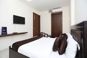 Double or Twin Room | Bed sheets - OYO 9275 Hotel Royal Inn (Faridabad)