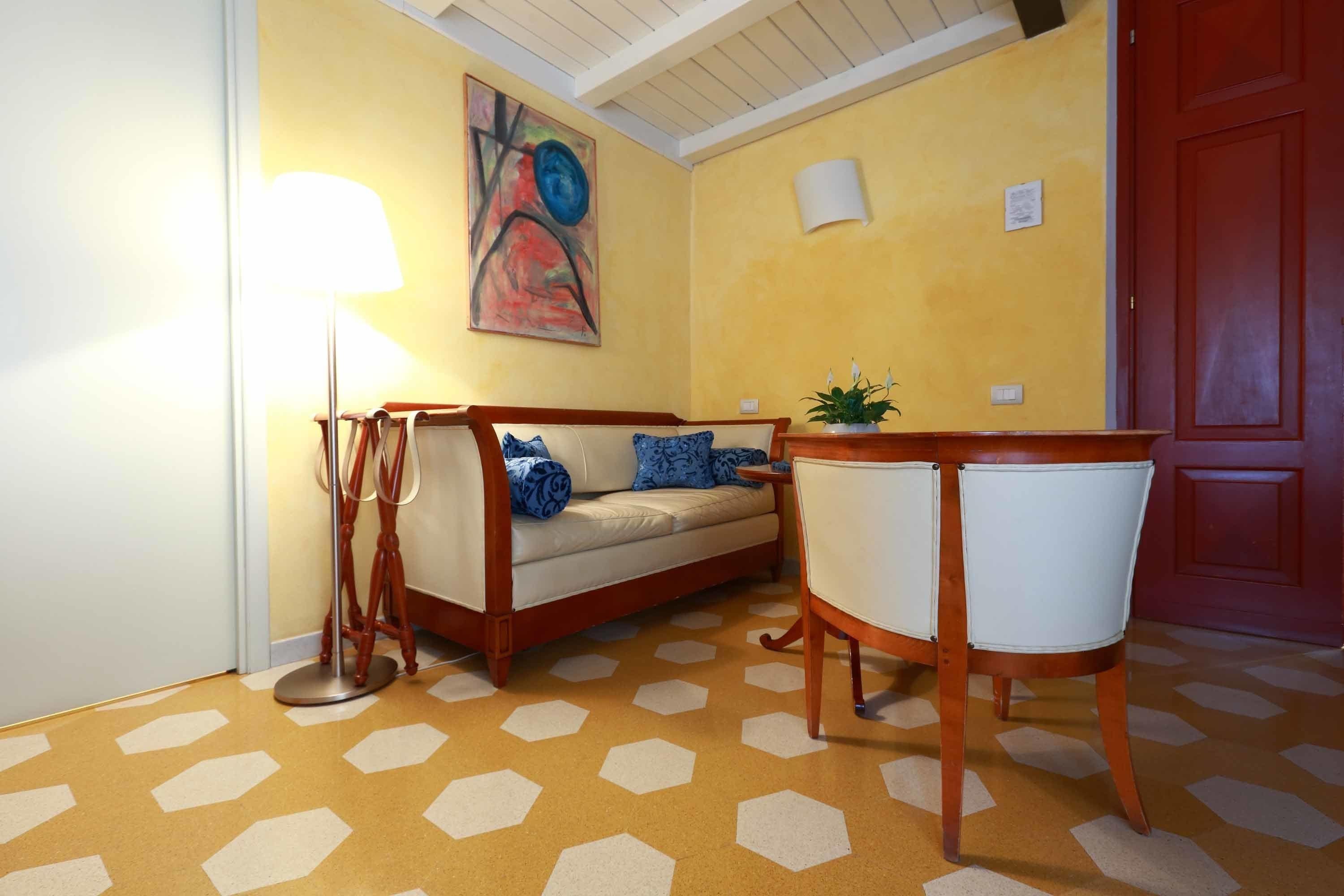 Superior-rum | Minibar, värdeförvaringsskåp på rummet och individuell inredning