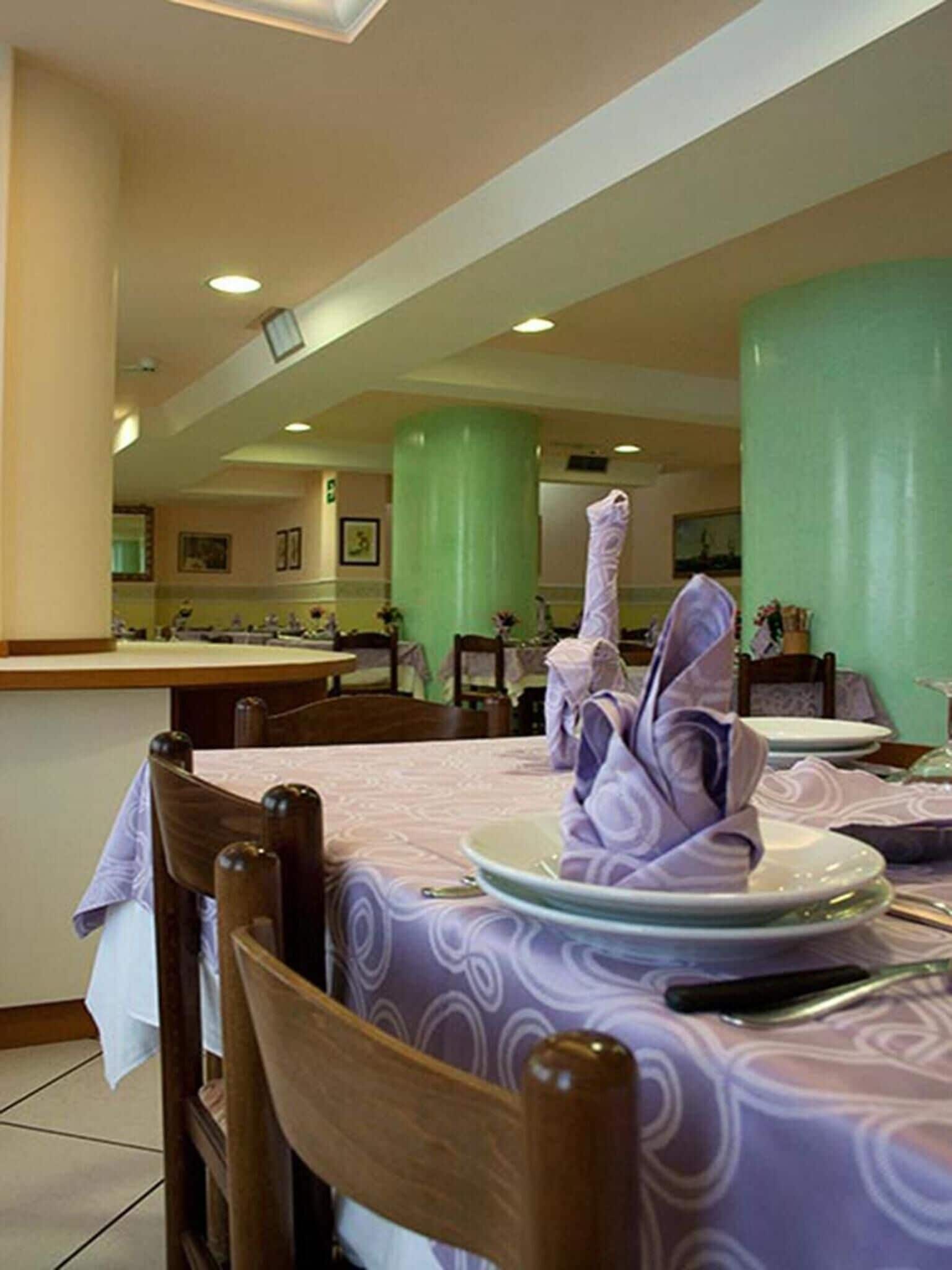 Frühstück, Mittagessen, Abendessen, mediterrane Küche 