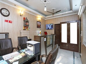 Reception - OYO 9298 Hotel Sands Inn (Gurugram)