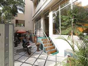 Property entrance - OYO 9298 Hotel Sands Inn (Gurugram)