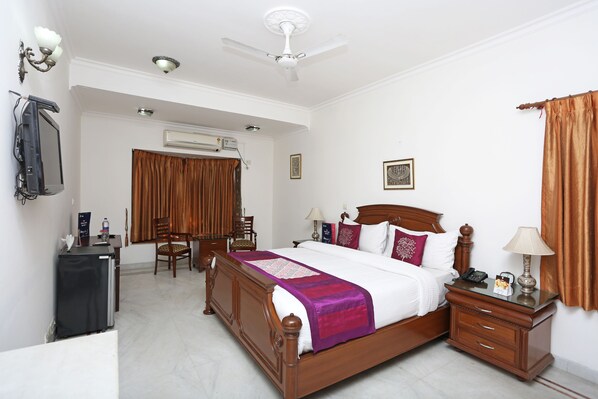 Double or Twin Room | In-room safe, free WiFi