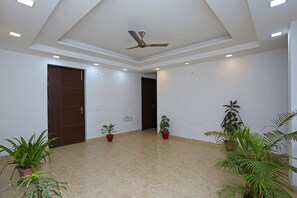 Hallway - OYO 6603 Hotel Green Residency 2 (Gurugram)