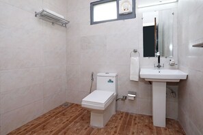 Double or Twin Room | Bathroom