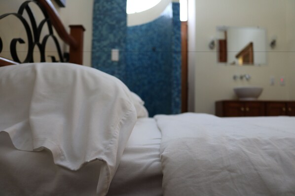 City Double Room, 1 Double Bed | Premium bedding, in-room safe, iron/ironing board, free cots/infant beds