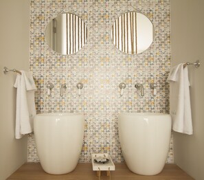 Douche, articles de toilette (gratuits), séchoir à cheveux, peignoirs