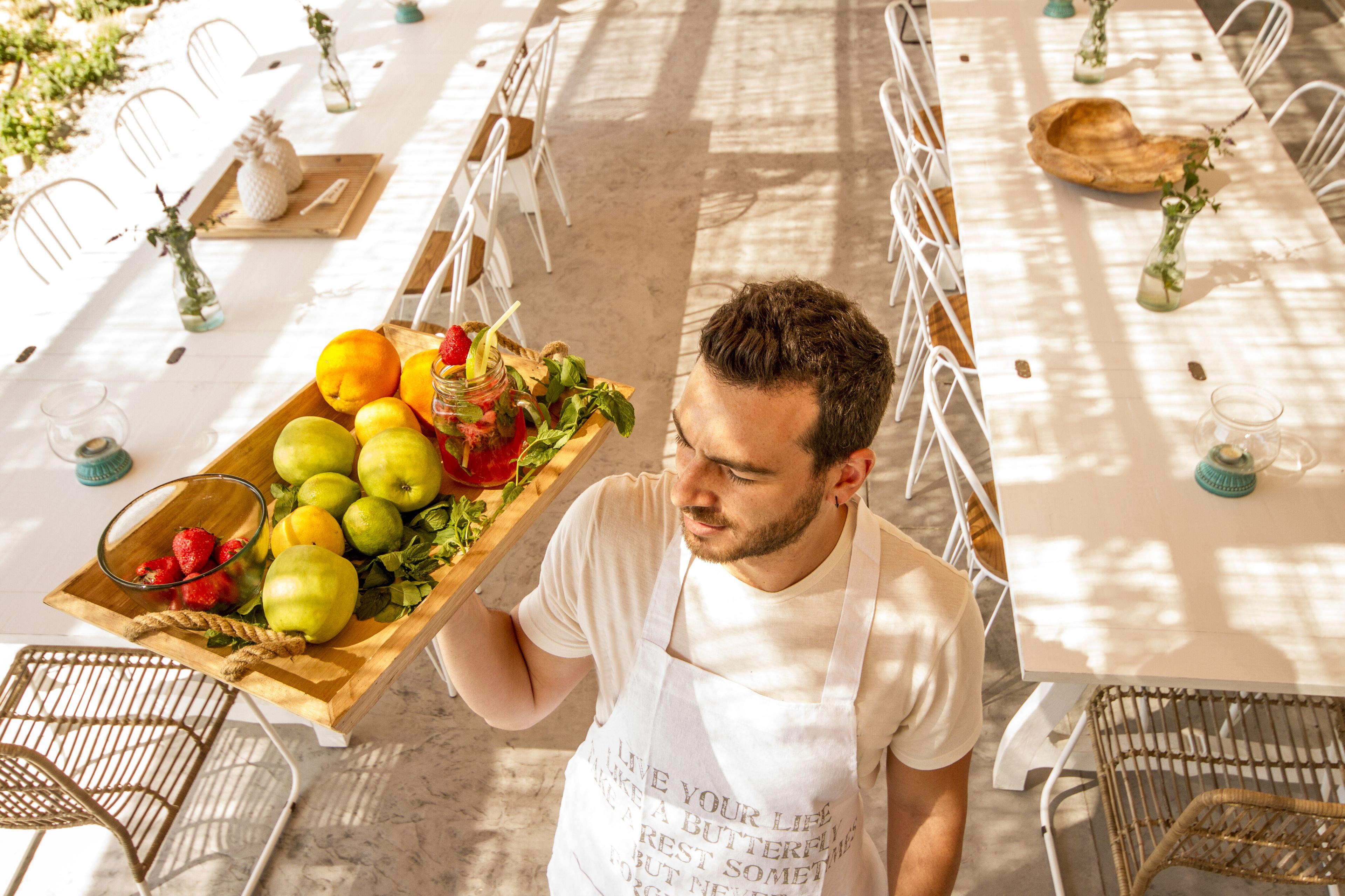 lunch, dinner and brunch served