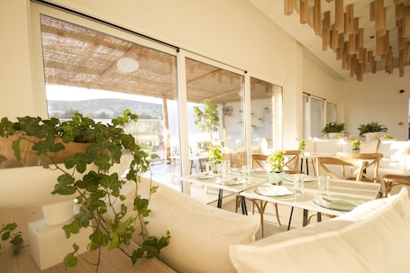 Se sirven almuerzos, cenas y brunches. Aelia Wellness Retreat