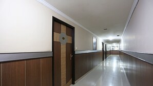 Hallway - Capital O 1299 Hotel Mukut Regency (Ghaziabad)