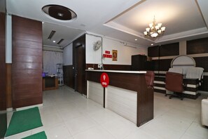 Reception - OYO 8349 Hotel Crown Palace (Ghaziabad)