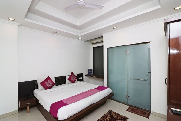 Double or Twin Room - OYO 8349 Hotel Crown Palace (Ghaziabad)