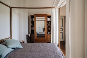 Egyptian cotton sheets, premium bedding, down duvets, pillow-top beds - Casa Balata  (Realmonte)