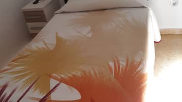 Single Room | Desk, blackout curtains, cots/infant beds, free WiFi