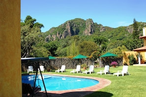 Outdoor pool, a heated pool - Las Casitas Tepoztlan (Tepoztlán)