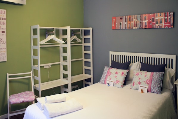 Habitación doble económica, 1 cama matrimonial | 1 habitación, sábanas de algodón egipcio y ropa de cama de alta calidad