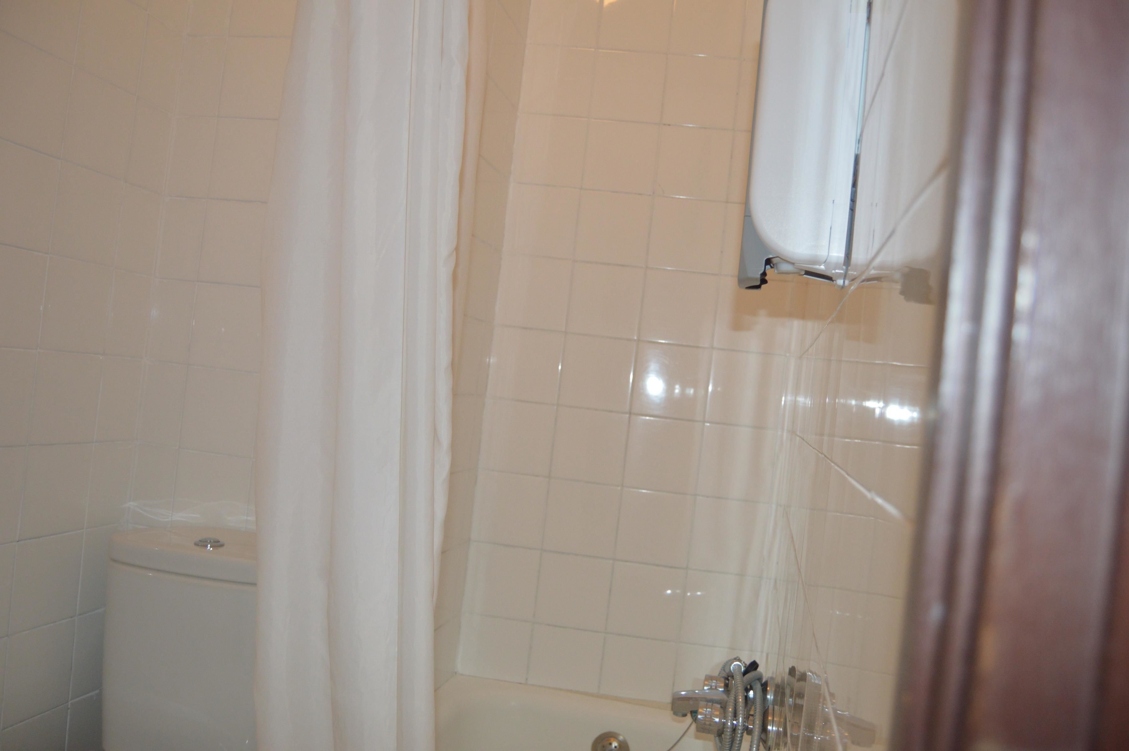 Double or Twin Room | Desk, free cots/infant beds, rollaway beds, free WiFi