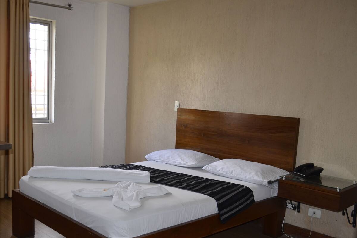 Iron/ironing board, free WiFi