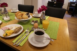 Tägliches inbegriffenes Frühstücksbuffet