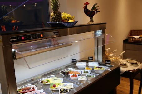 Desayuno buffet incluido todos los días. Hotel Vintage am Bundesbank Bunker