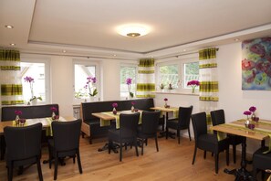 Tägliches inbegriffenes Frühstücksbuffet