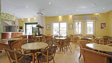 Colazione a buffet inclusa, servita tutte le mattine