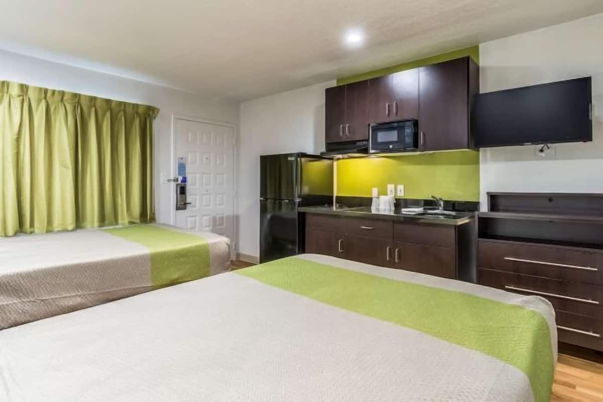 Soundproofing, free WiFi, bed sheets