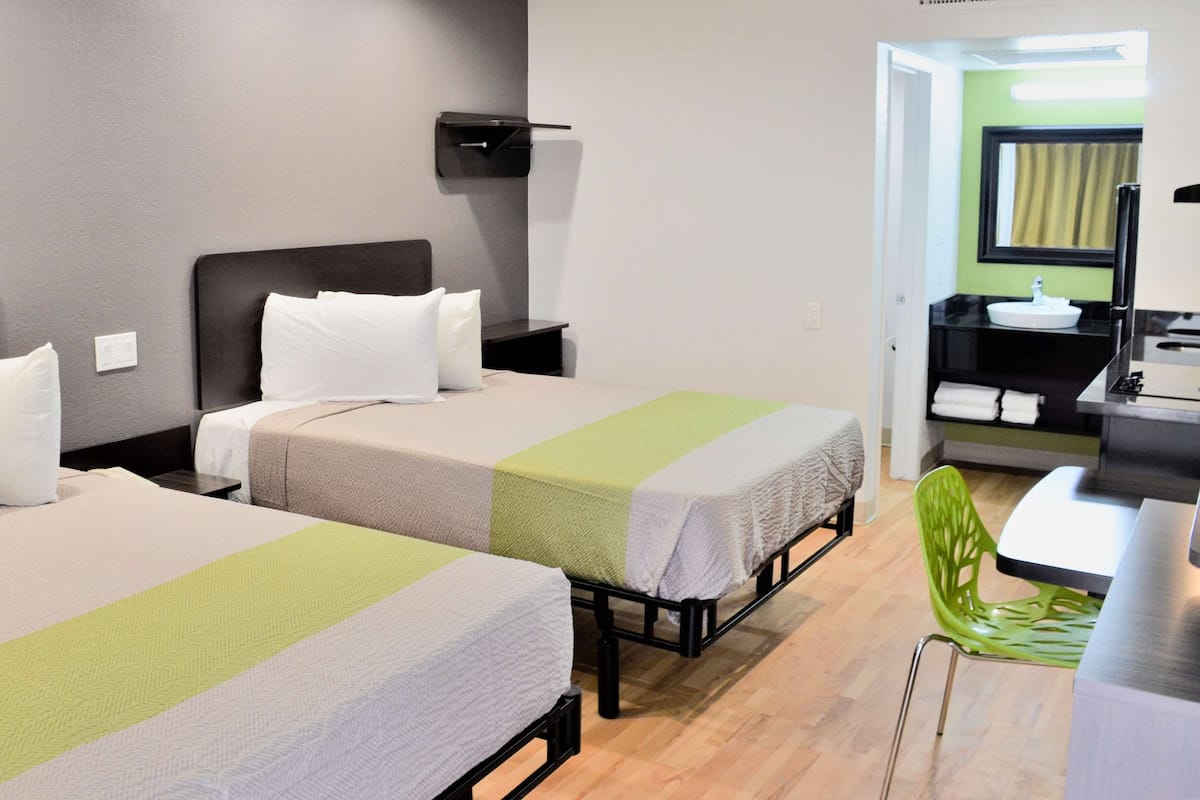 Soundproofing, free WiFi, bed sheets