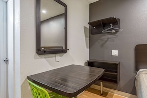 Kedap suara, Wi-Fi gratis, dan seprai linen