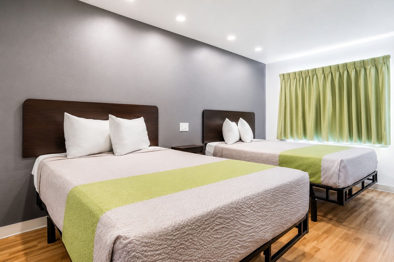 Soundproofing, free WiFi, bed sheets