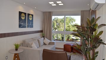 Apartamento (204) | Sala de estar | TV LED