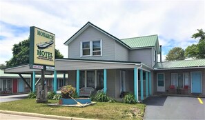 Front of property - The Monarch Motel (Cheboygan)