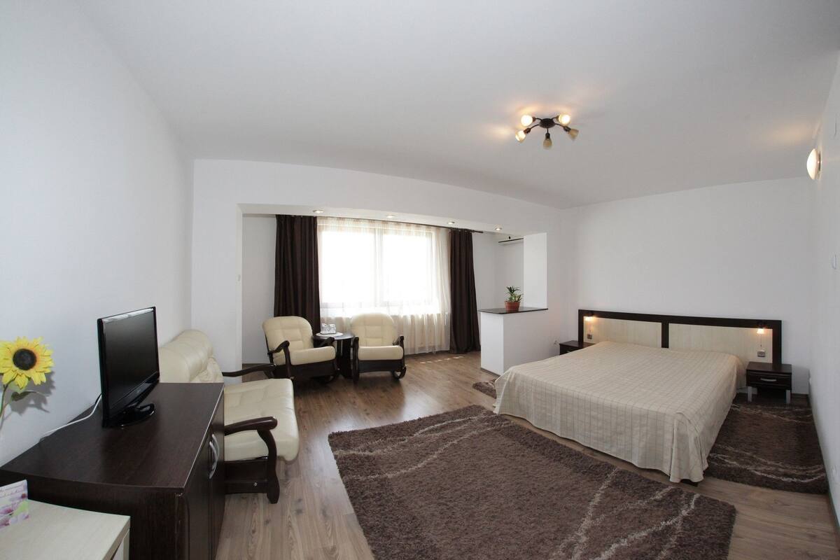 Habitación doble | Escritorio, insonorización, wifi gratis y ropa de cama