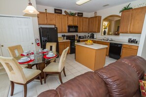 In-room dining - 1028OCB (Davenport)