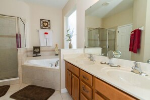 Apartment, Multiple Bedrooms | Bathroom | Hair dryer - 1028OCB (Davenport)