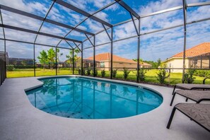 Outdoor pool - Oaktree Pool House (Davenport)