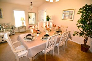 Appartement, plusieurs chambres | Restauration dans la chambre