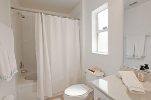 Apartment, Multiple Bedrooms | Bathroom - 2506 Dharma Circle (Kissimmee)