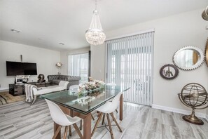 Apartment, Multiple Bedrooms | In-room dining