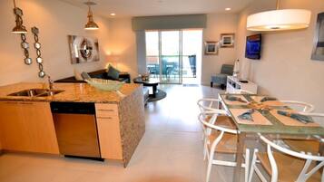 Apartment, Multiple Bedrooms | In-room dining