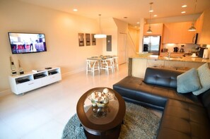 Apartment, Multiple Bedrooms | Living area